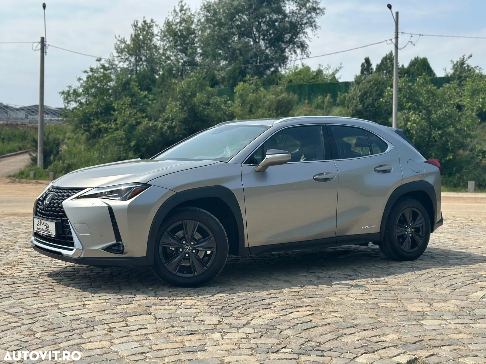 Lexus UX 250h Business Edition - 3