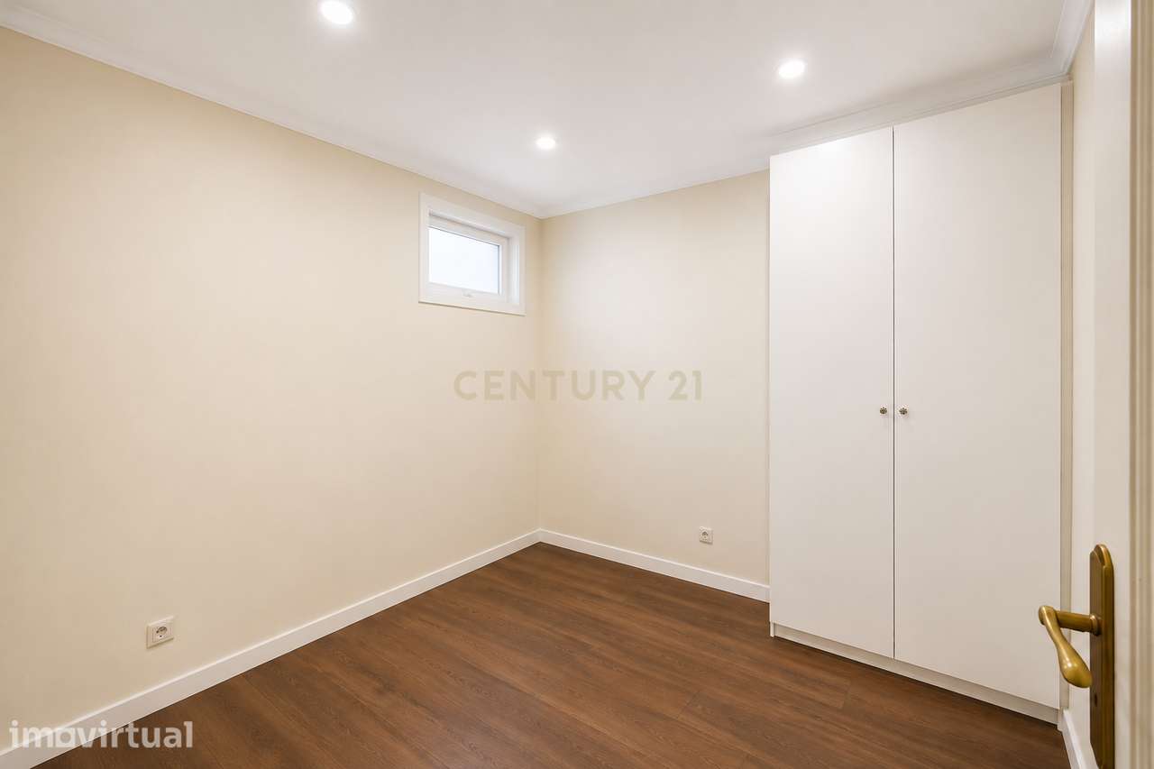 T1+1 renovado com excelente luminosidade | 65 m² | Imóvel arrendado - Grande imagem: 2/8