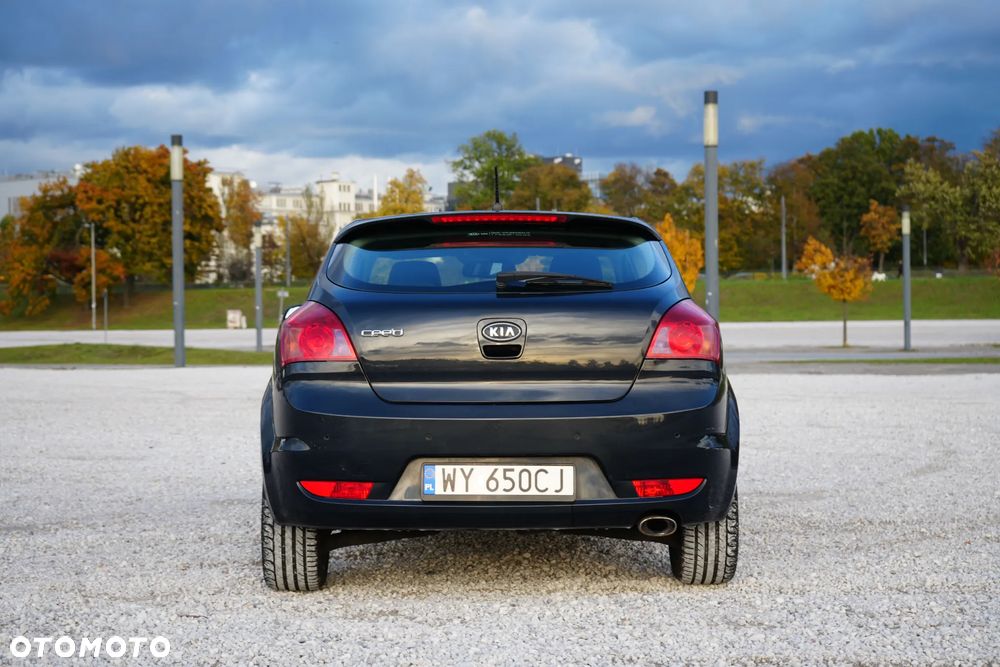 Kia Ceed - 4
