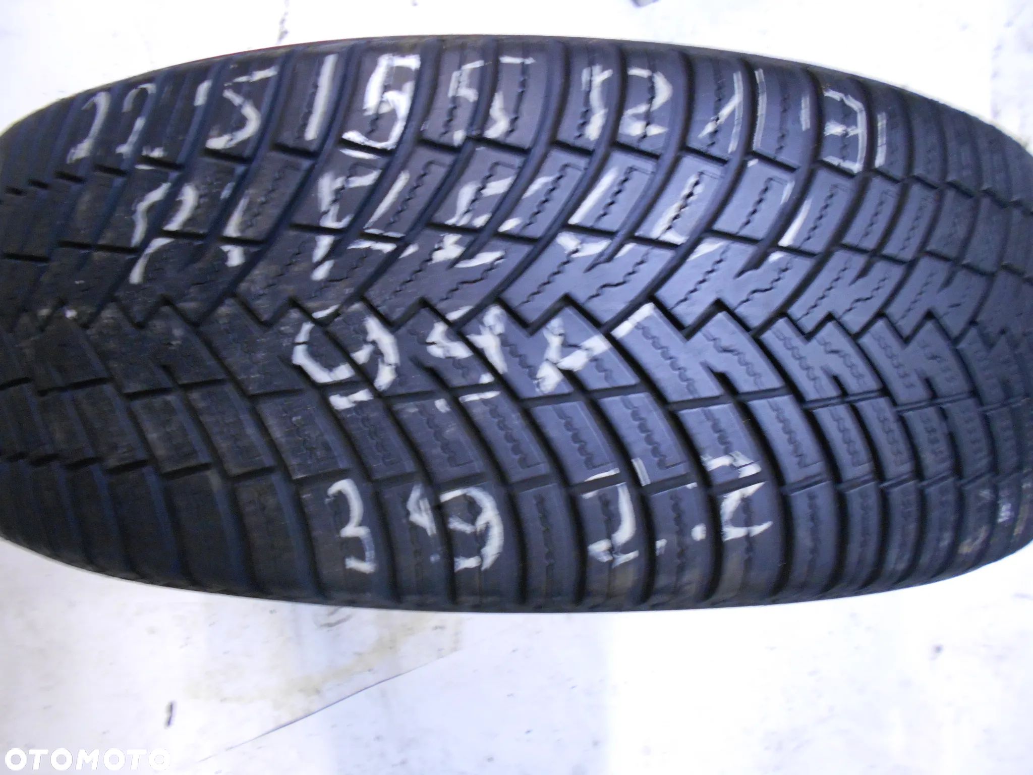 OPONA POJEDYNKA 225/55R19 PIRELLI ALL SEASON CINTURATO SF2 DOT 3922 7.4MM - 1