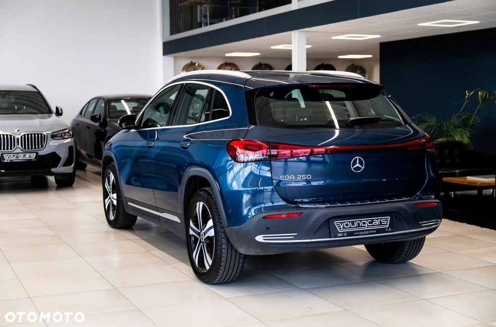 Mercedes-Benz EQA 250 66.5kWh Electric Art - 13