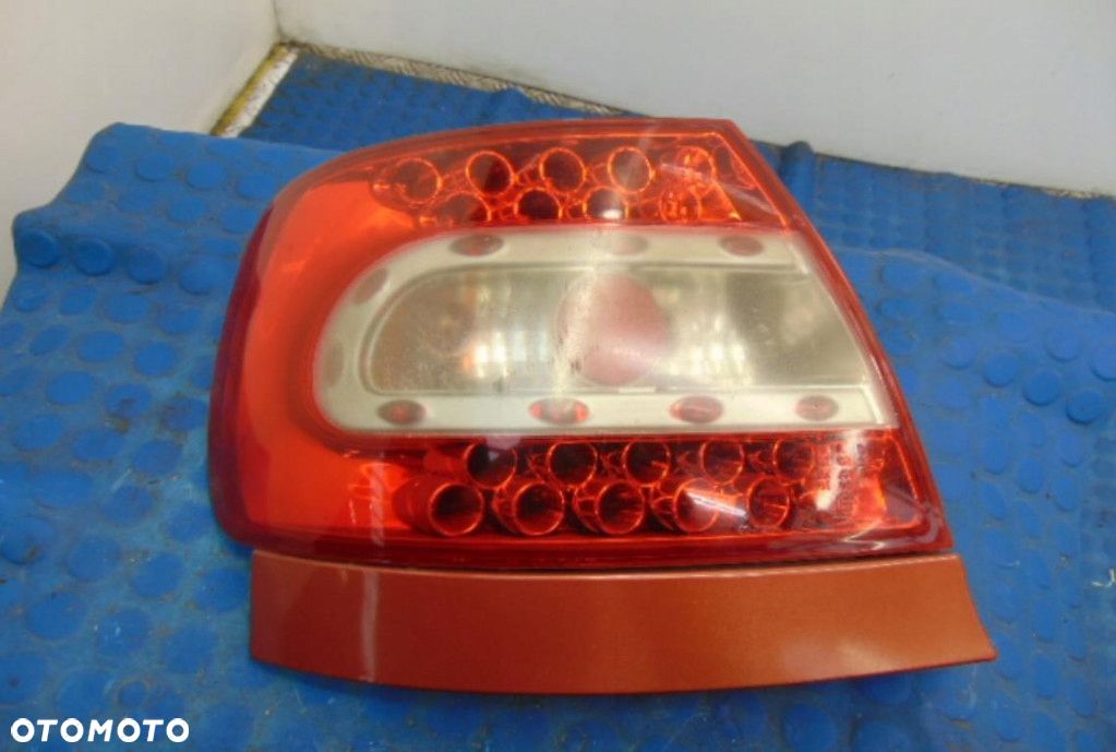 AUDI A4 B5 1.8 20V LAMPA TYŁ LEWA - 1