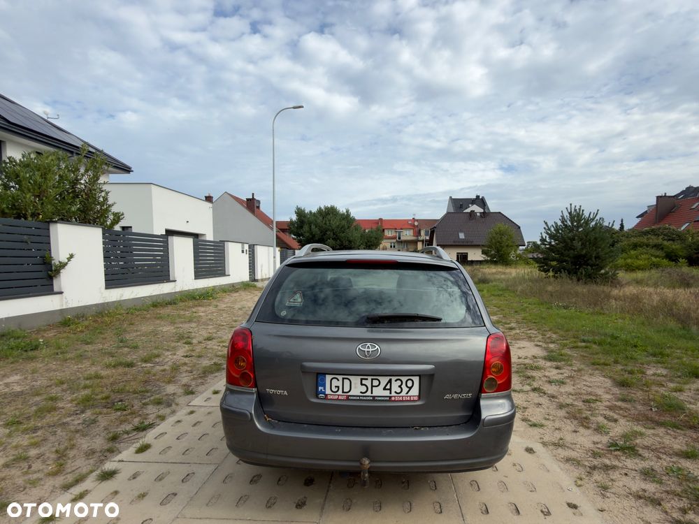 Toyota Avensis 1.8 VVT-i - 6
