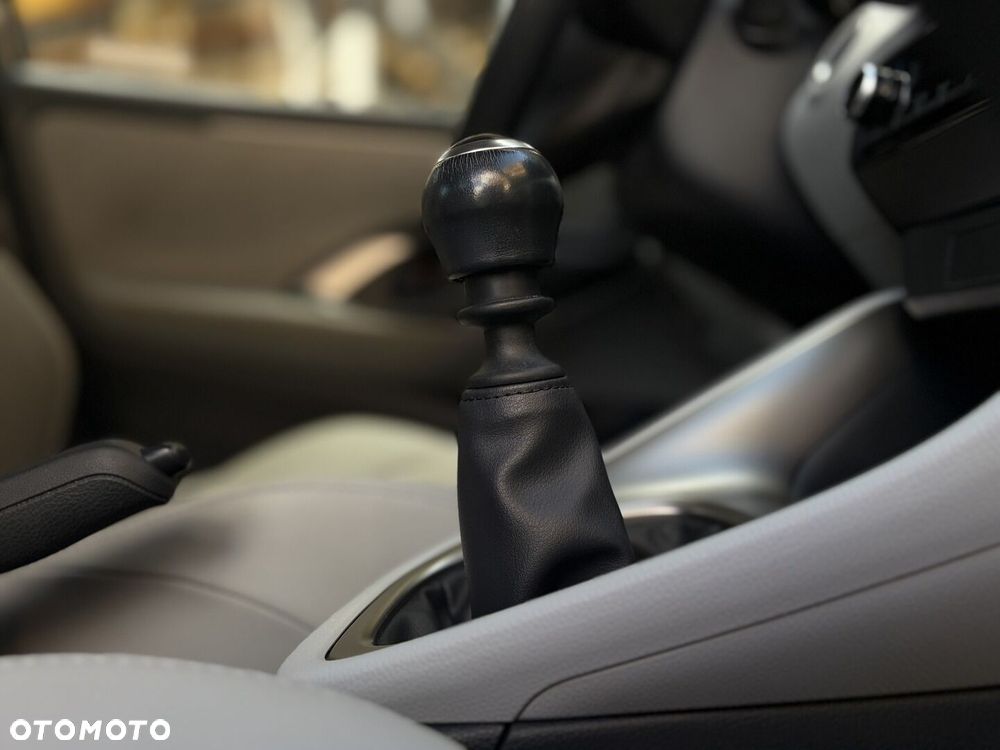 Toyota Yaris 1.5 Selection Elegant - 22