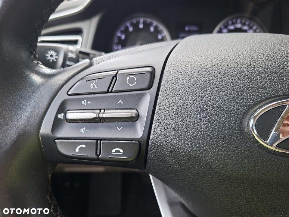 Hyundai Elantra - 17