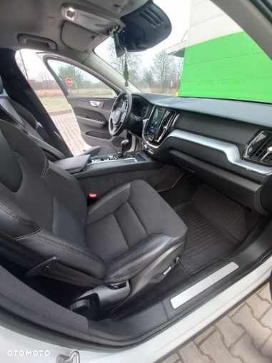 Volvo XC 60 D3 Momentum Pro - 17