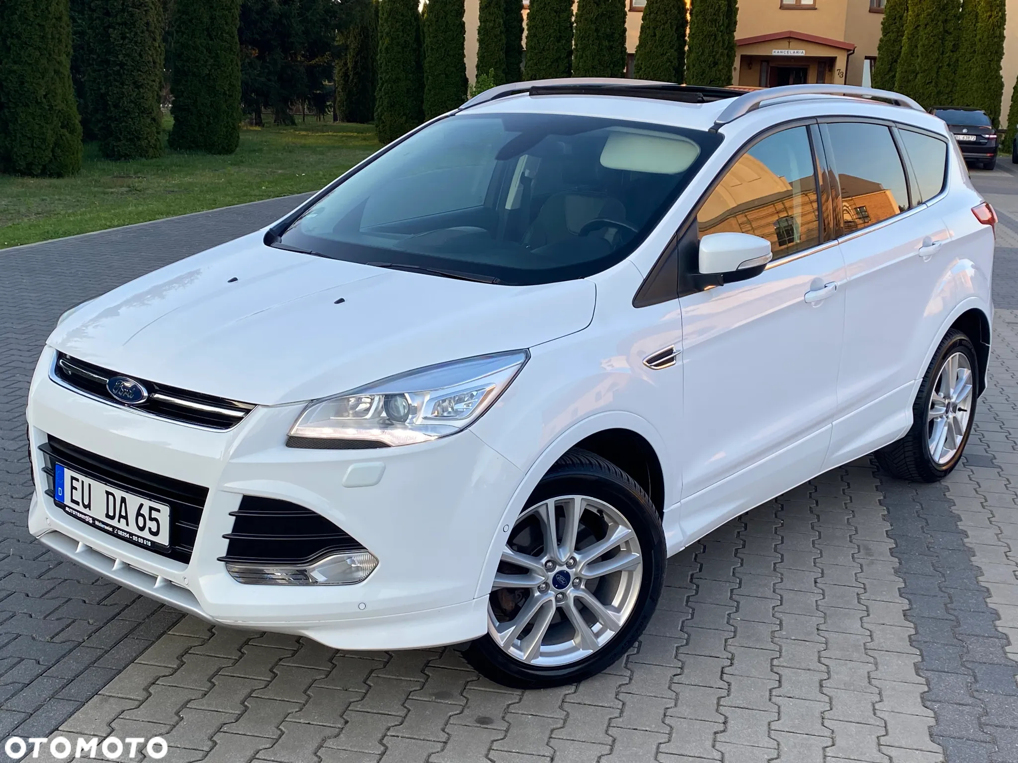 Ford Kuga 2.0 TDCi 4WD Titanium - 4