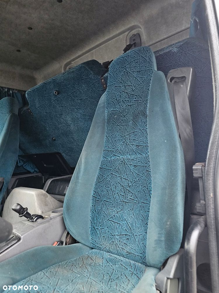FOTEL LEWY SIEDZISKO KIEROWCY PNEUMATYCZY DAF LF 45 55 01-06 rok - 3