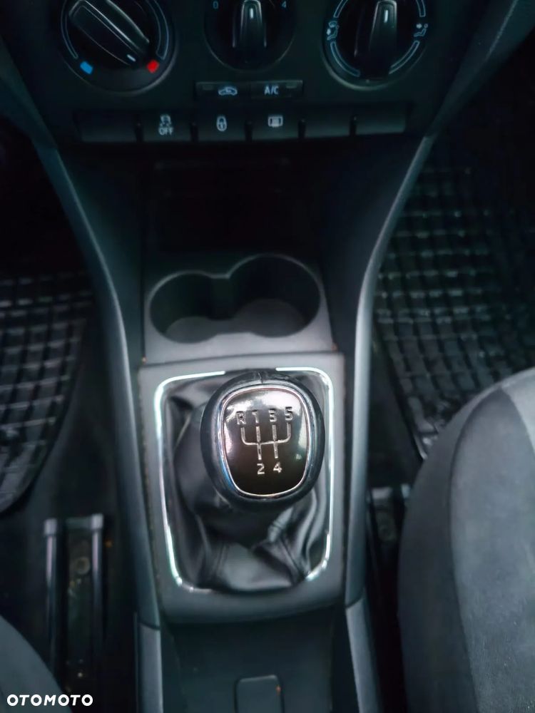 Skoda RAPID 1.2 TSI Active Green tec - 8