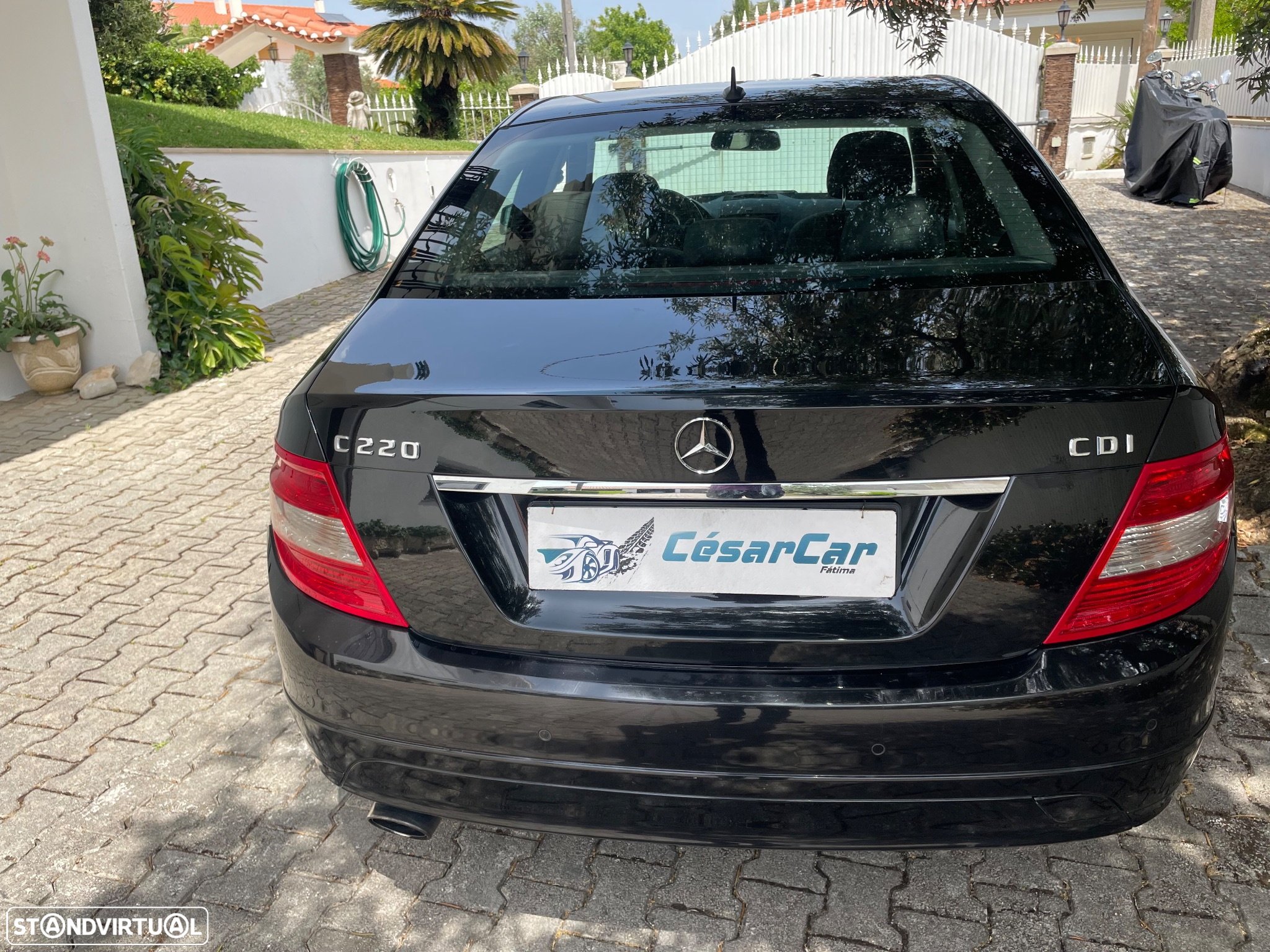 Mercedes-Benz 220 - 10