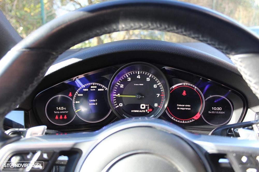 Porsche Cayenne Coupé E-Hybrid - 24