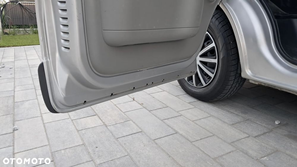 Opel Vivaro L2H1 2.9t - 14