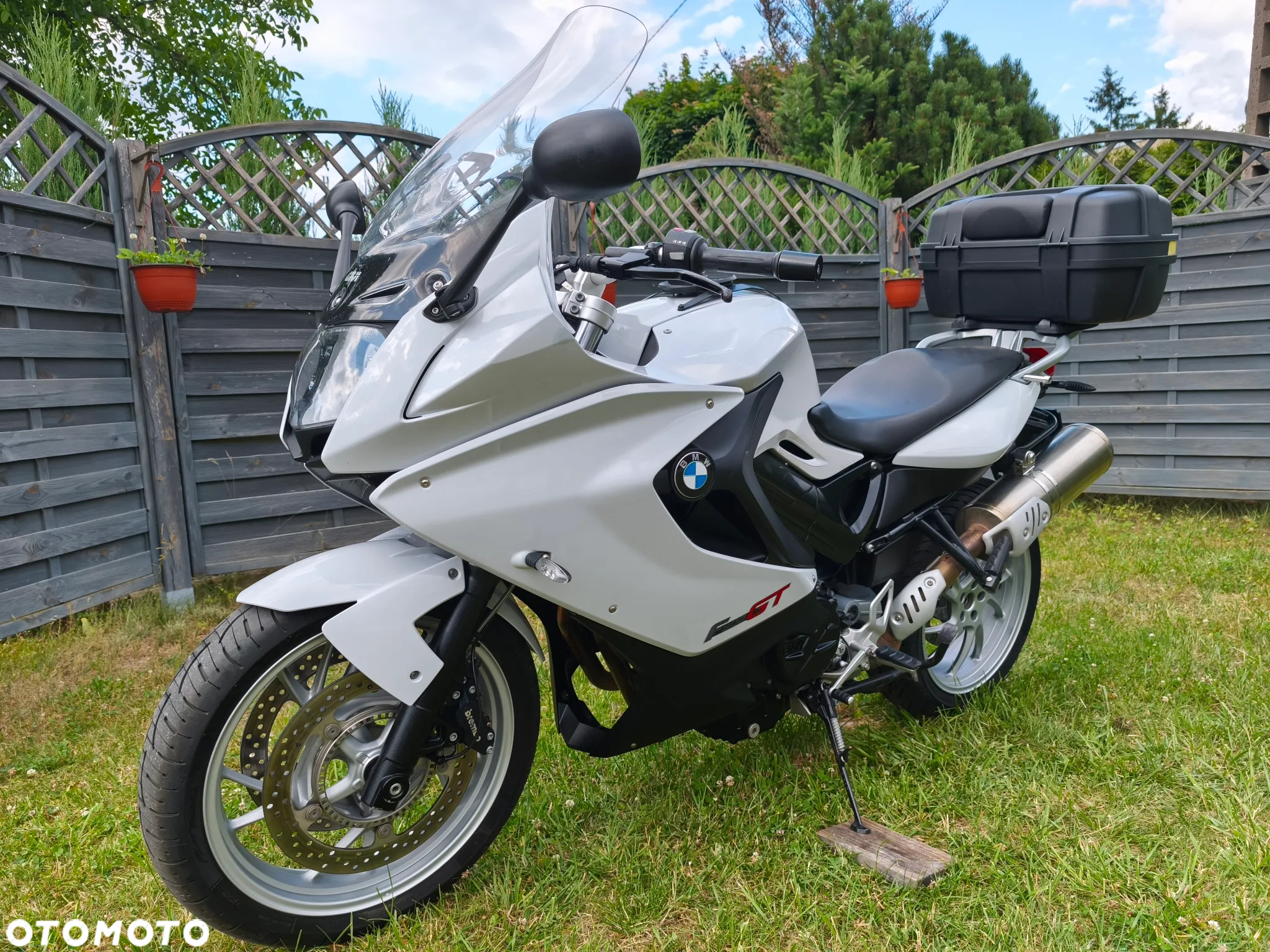 BMW F - 24