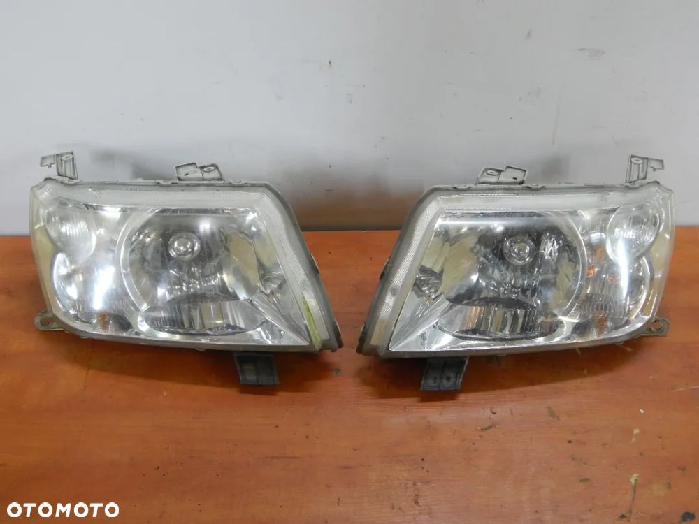 Lampa prawy przód Suzuki Grand Vitara II 05-14 Łuków części - 3