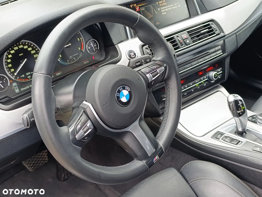 BMW Seria 5 525d xDrive Luxury Line - 11