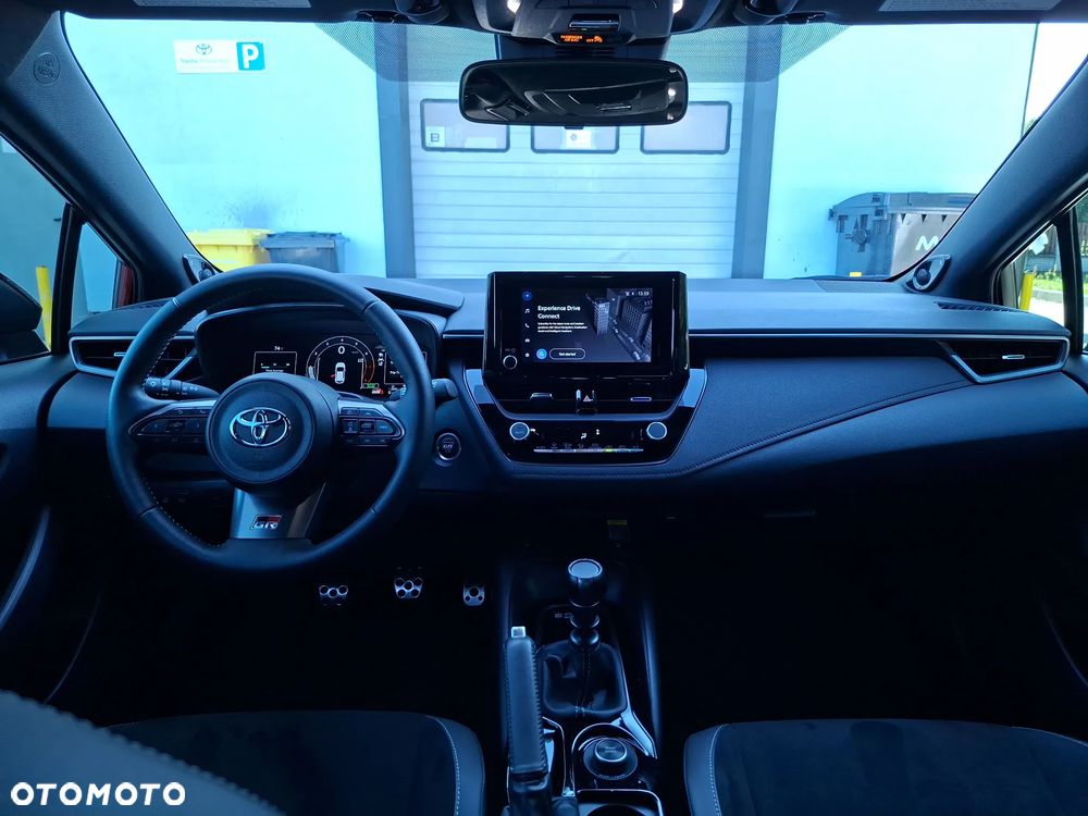 Toyota Corolla - 13