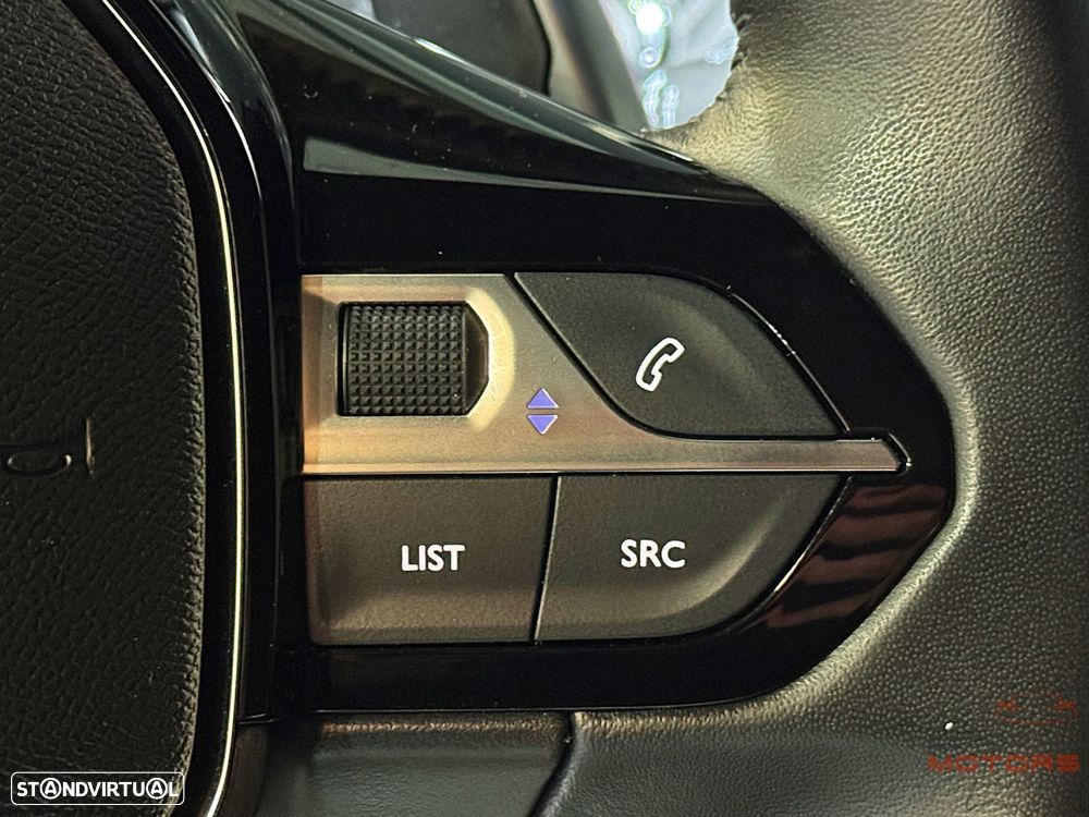 Peugeot 2008 1.2 PureTech Allure Pack EAT8 - 24