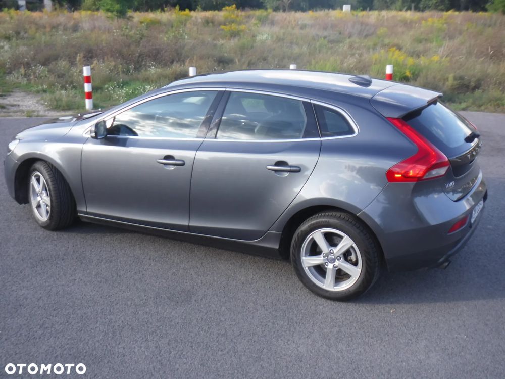 Volvo V40 T3 Momentum - 5