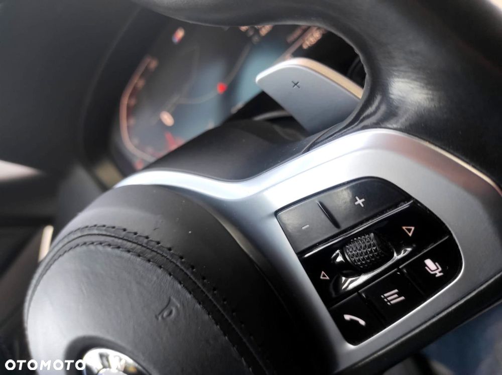 BMW Seria 5 520d xDrive - 15