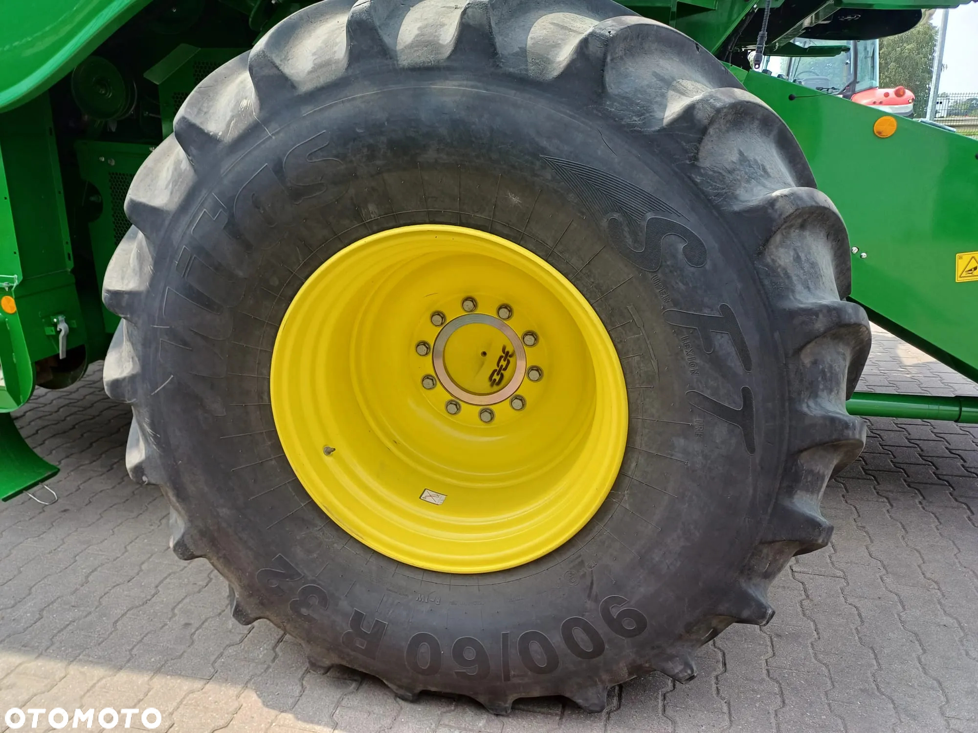 John Deere T670i - 10