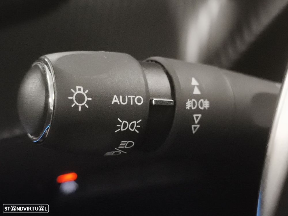 Peugeot 2008 1.2 PureTech GT Line EAT8 - 17