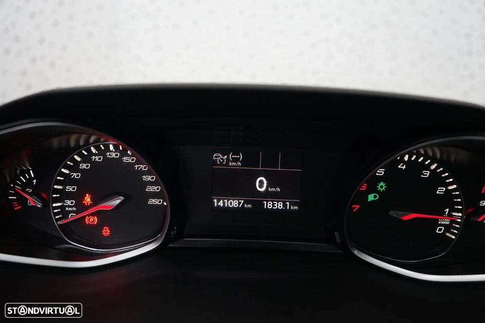 Peugeot 308 1.2 PureTech Allure Pack - 23