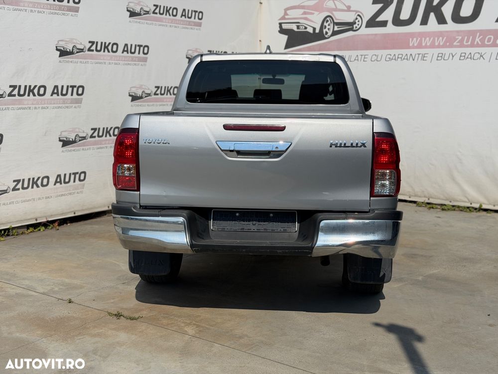 Toyota Hilux 2.4D 150CP 4x4 Double Cab 6MT Style - 5