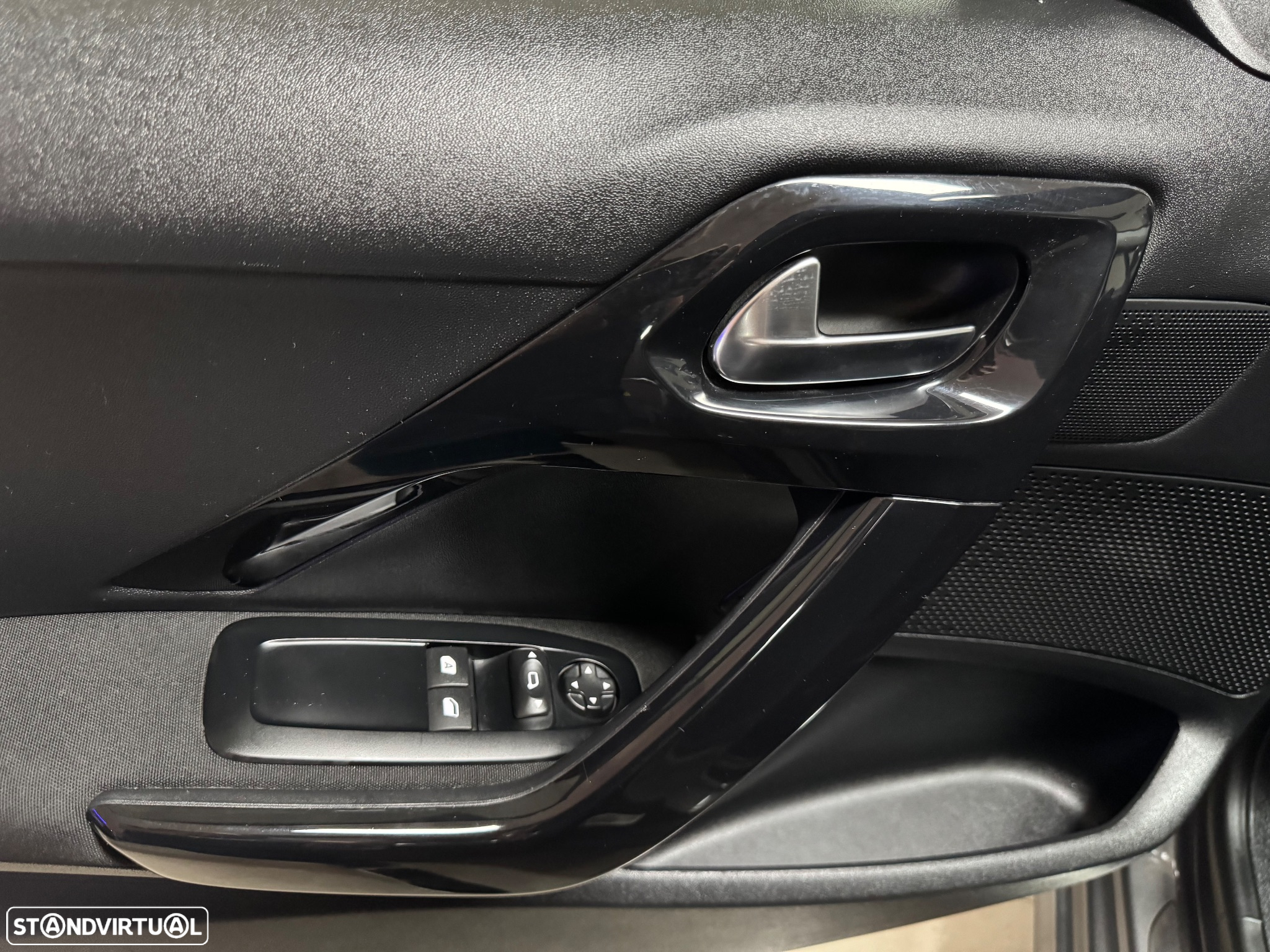 Peugeot 208 1.6 BlueHDi Style - 35