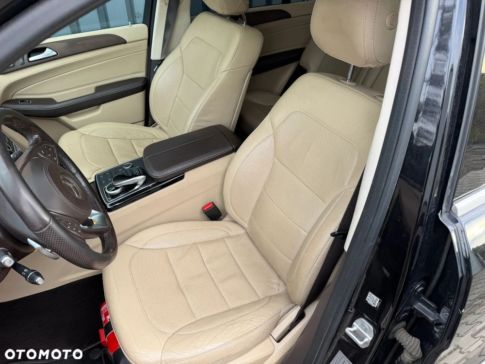 Mercedes-Benz GLS 350 d 4Matic 9G-TRONIC AMG Line - 24