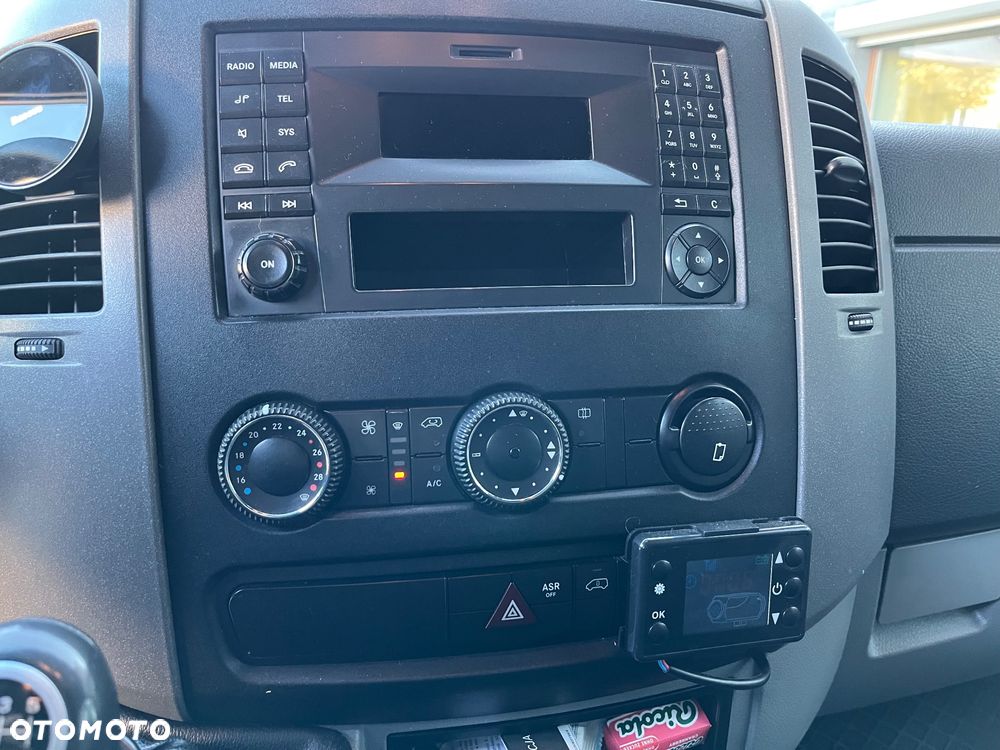 Mercedes-Benz 319 XXL - 11