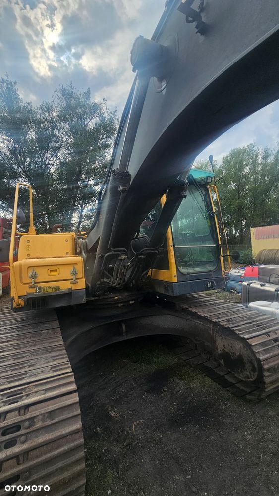 Volvo EC 240 BLC - 9