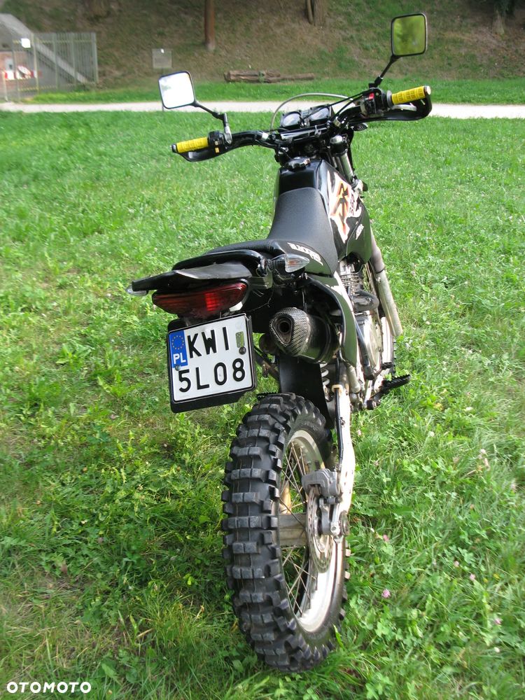 Suzuki DR - 8