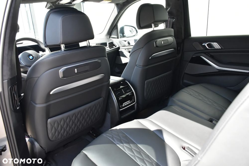 BMW X7 xDrive40d mHEV Individual Edition sport - 25