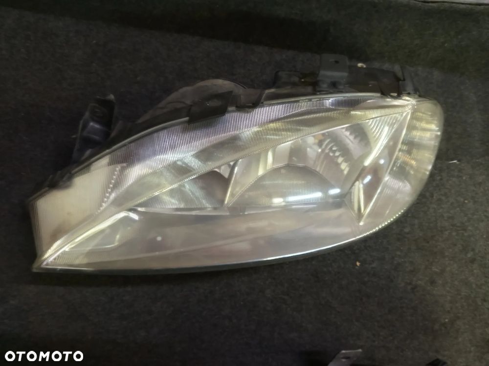 REFLEKTOR PRAWY LUB LEWY RENAULT MEGANE II 2  02-06 - 6