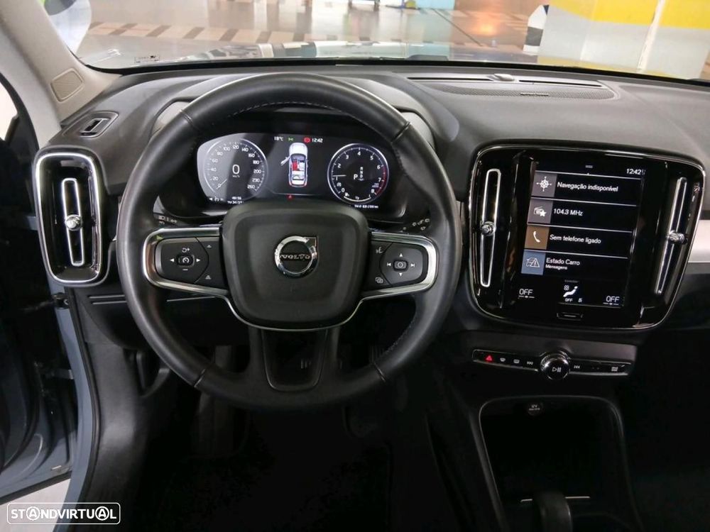 Volvo XC 40 1.5 T3 Momentum Plus Geartronic - 6