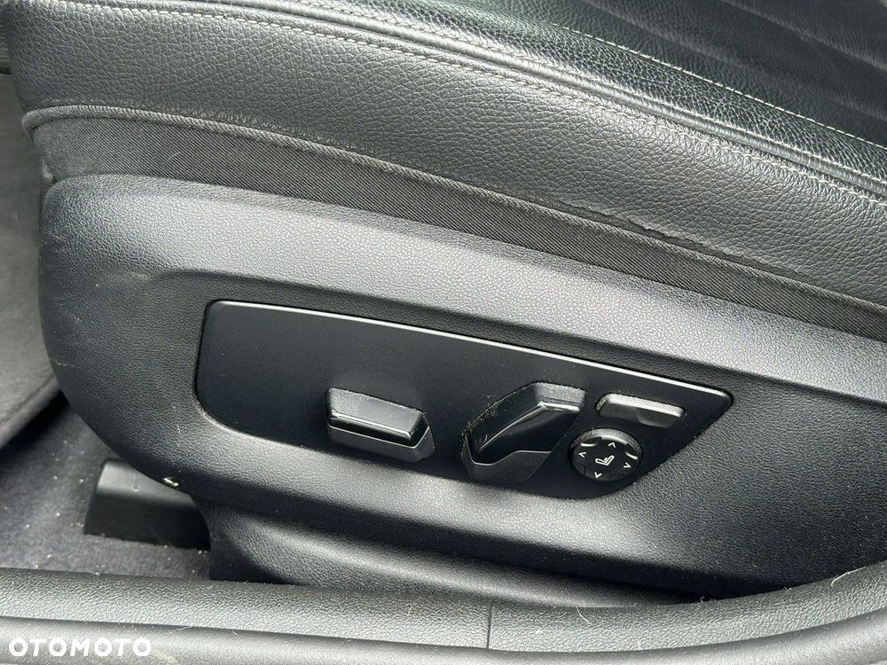 BMW Seria 5 520d Touring M Sport Edition - 12