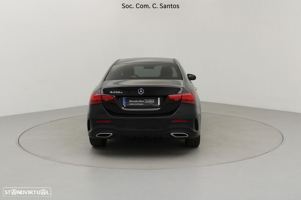 Mercedes-Benz A 250 Limousine e AMG Line - 6