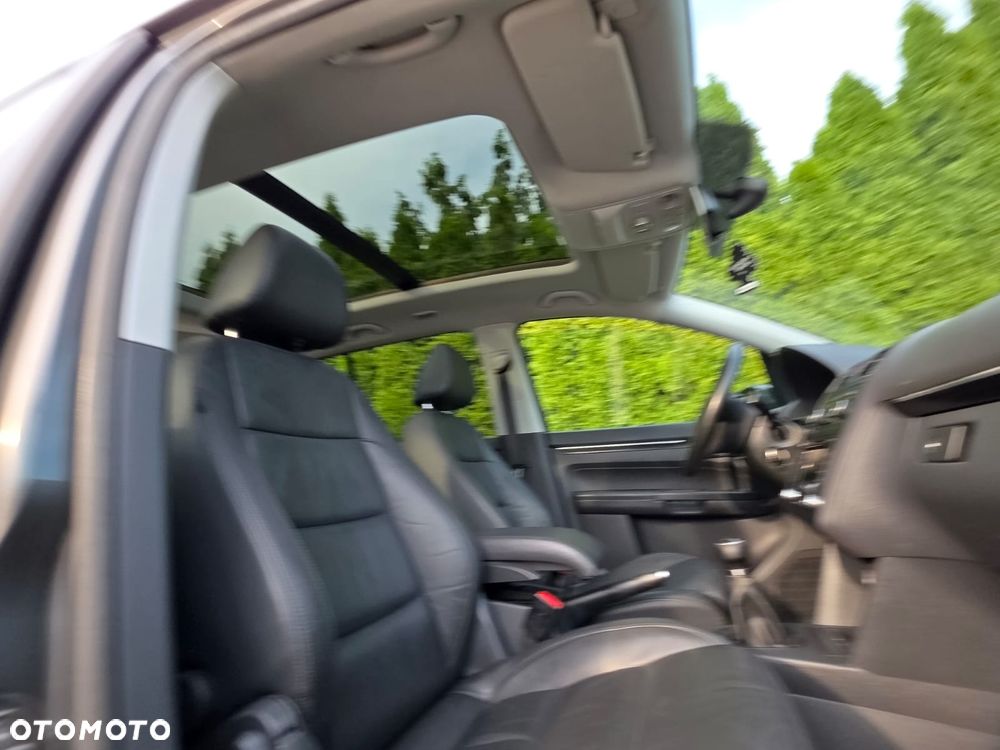 Volkswagen Touran - 5