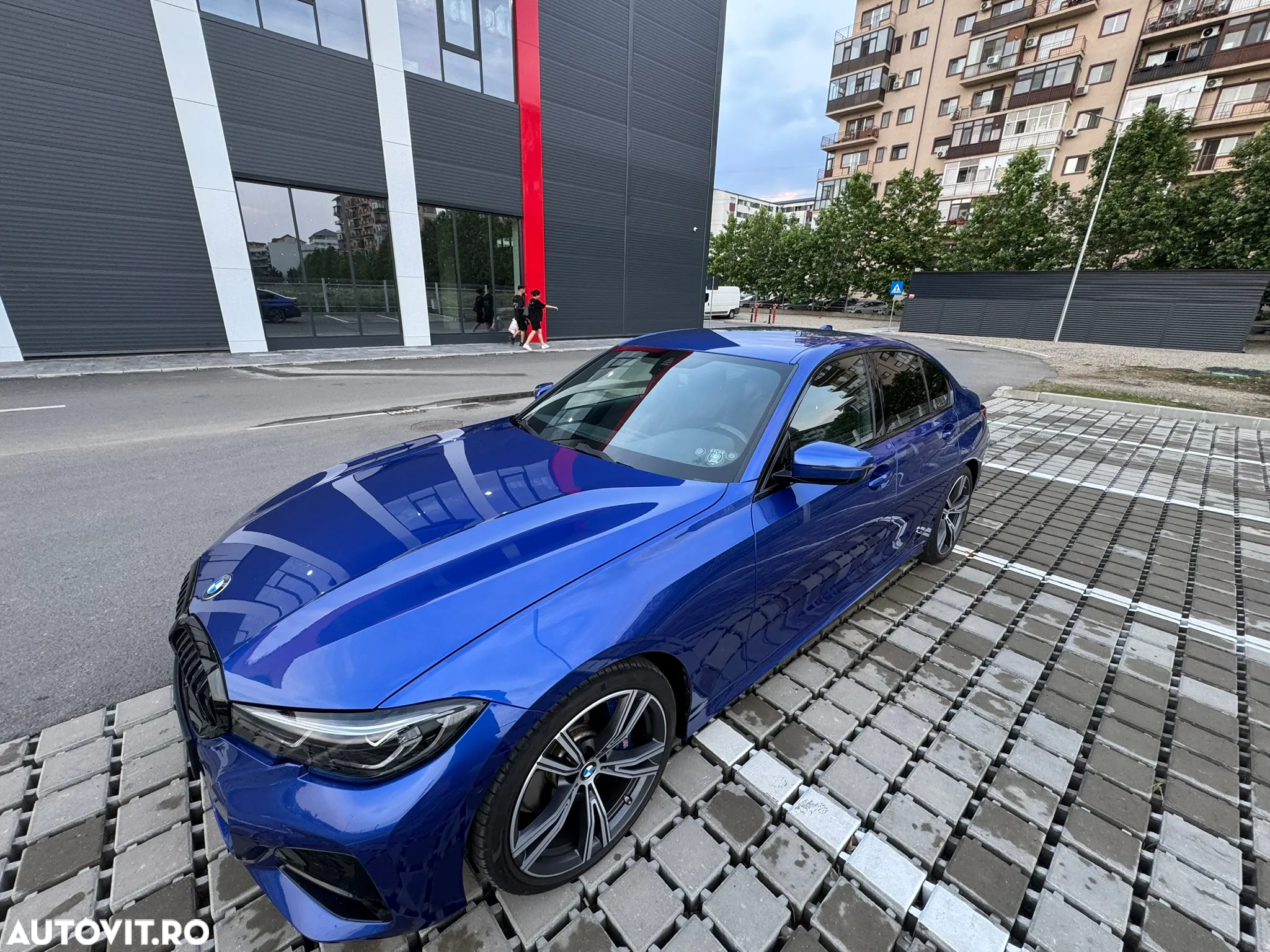 BMW Seria 3 330i xDrive AT - 3