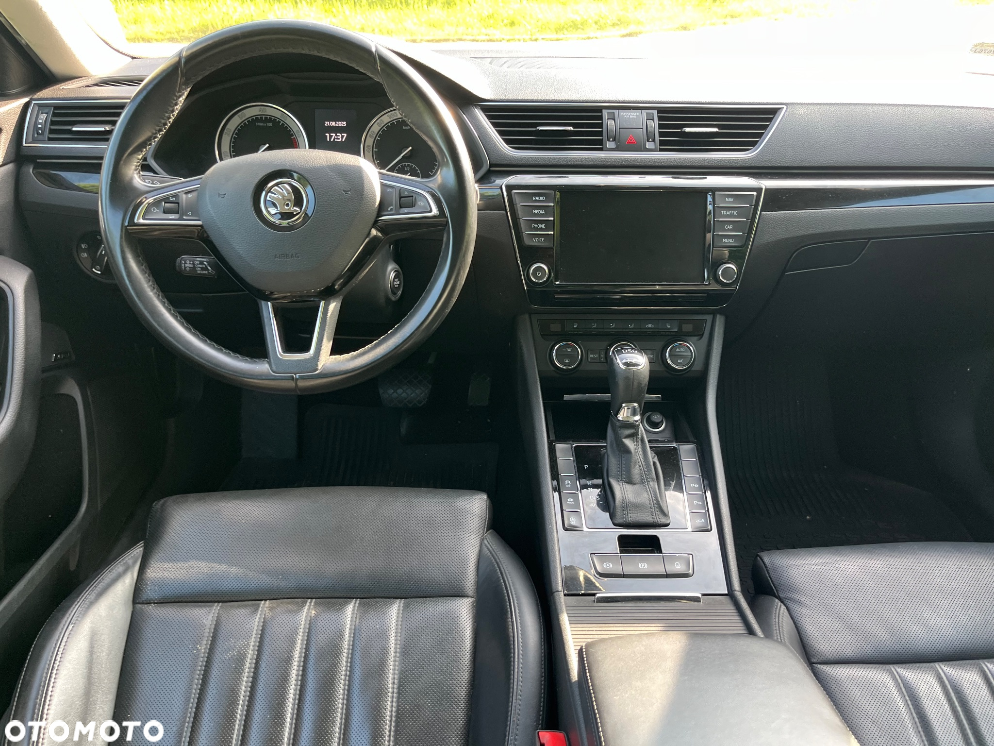 Skoda Superb 2.0 TSI L&K DSG - 25