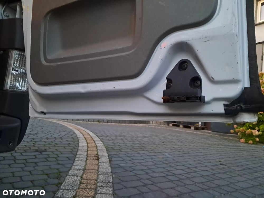Opel VIVARO - 20