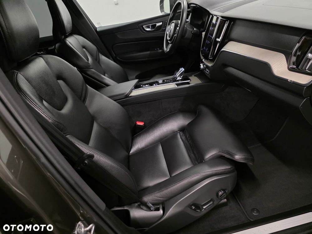Volvo XC 60 B4 D Inscription - 16