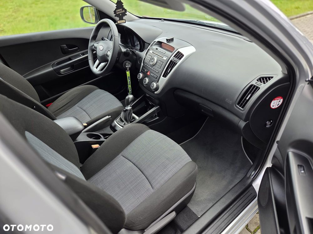 Kia Ceed 1.4 CVVT Attract - 18