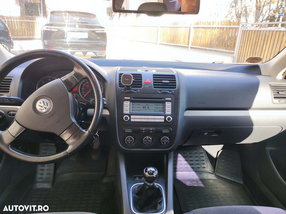 Volkswagen Jetta - 10