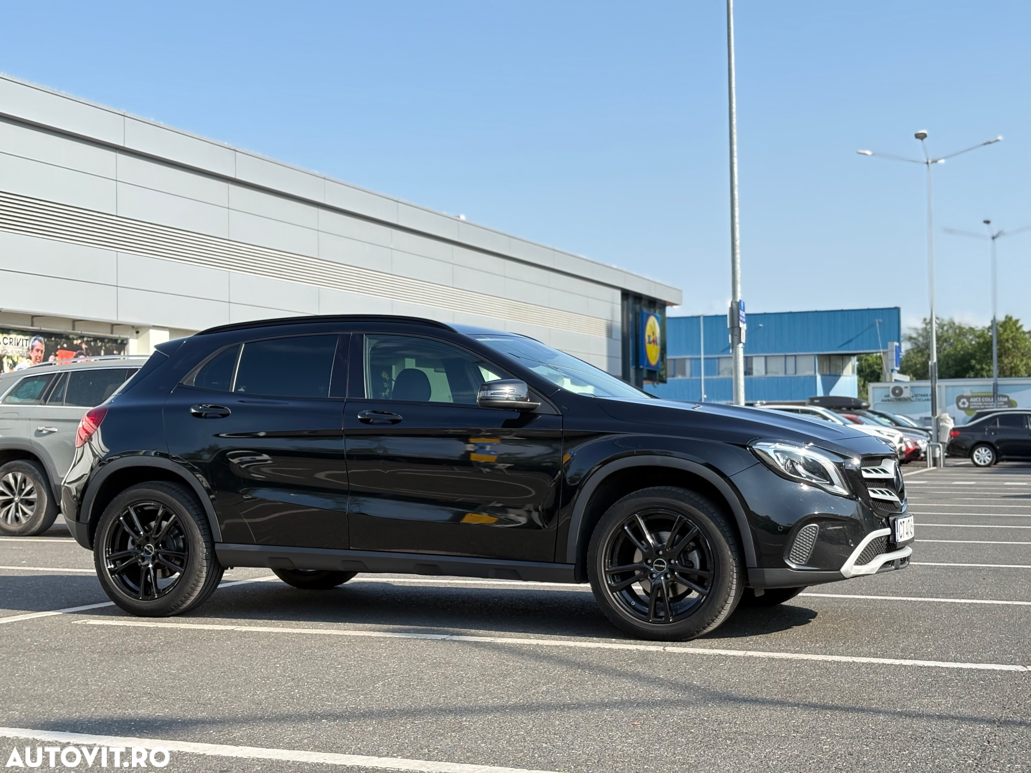 Mercedes-Benz GLA - 4