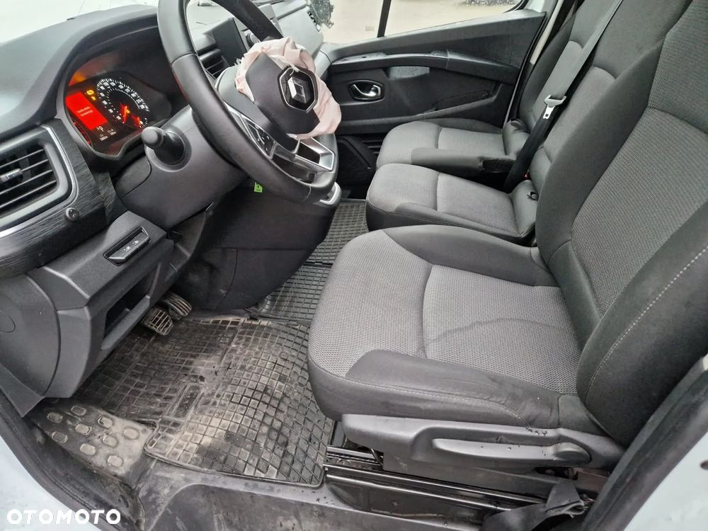 Renault Trafic - 17