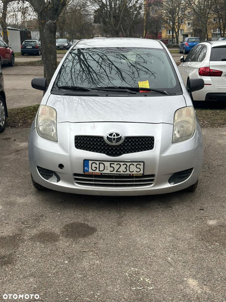 Toyota Yaris 1.0 Luna - 4