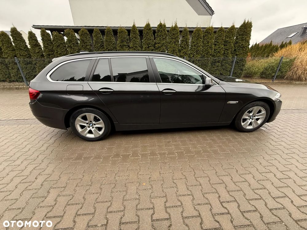 BMW Seria 5 530d xDrive Sport-Aut Luxury Line - 7