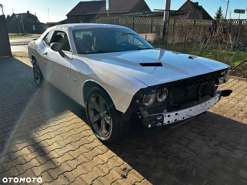 Dodge Challenger - 2