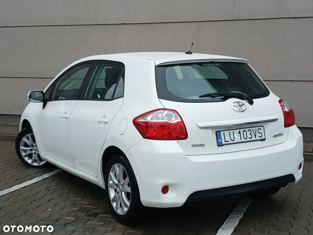 Toyota Auris - 12